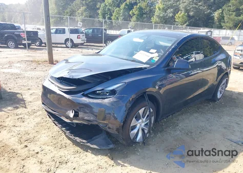 2024 Tesla Model Y Long Range Dual Motor All-Wheel Drive z USA, uszkodzony, nr VIN 7SAYGDEE8RA252314